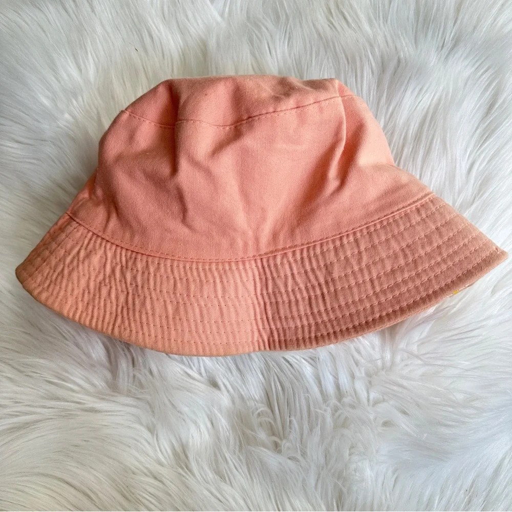 5 x $25 Peach Salmon Daisy Reversible Bucket Hat, 8-10